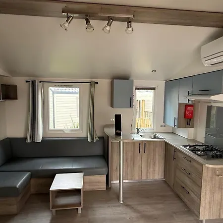 Campingplatz Entre Ocean Et Bassin, Mobil-home Confort *